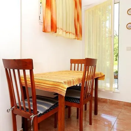 Studio Trstenik 4567b
