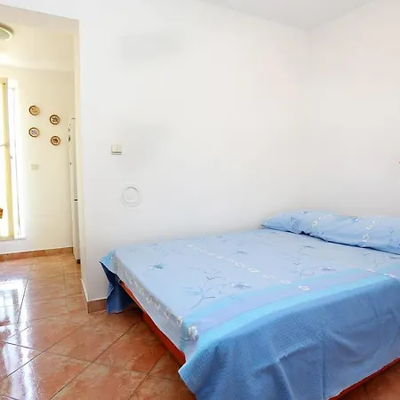 Studio Trstenik 4567b *